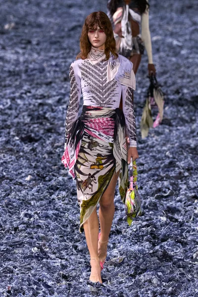 Look 63